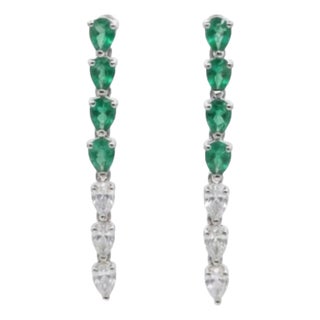 Natural 0.91cts Emerald & 0.56cts Diamond Earring in 18k Gold For Sale