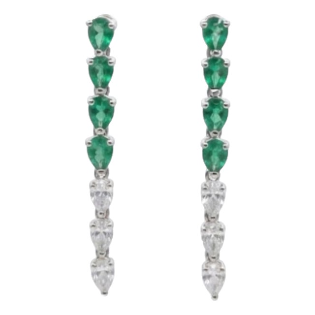 Natural 0.91cts Emerald & 0.56cts Diamond Earring in 18k Gold For Sale