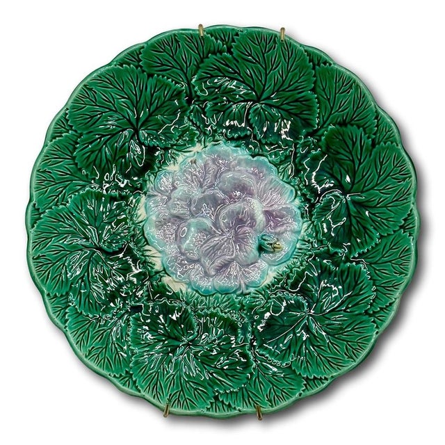 Beautiful 1880s Antique Victorian Majolica Dish With Bracket for Wall Plate Hanging Display - Great Colors For Sale - Image 16 of 18