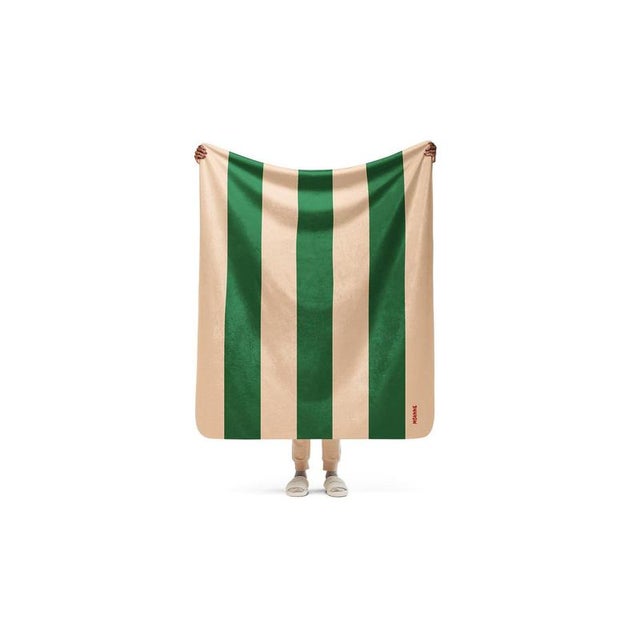 153 cm. x 127 cm. | 50" x 60" Made with 100% high-performance fibers for a soft, long-lasting feel.Outer fabric: Colorful...