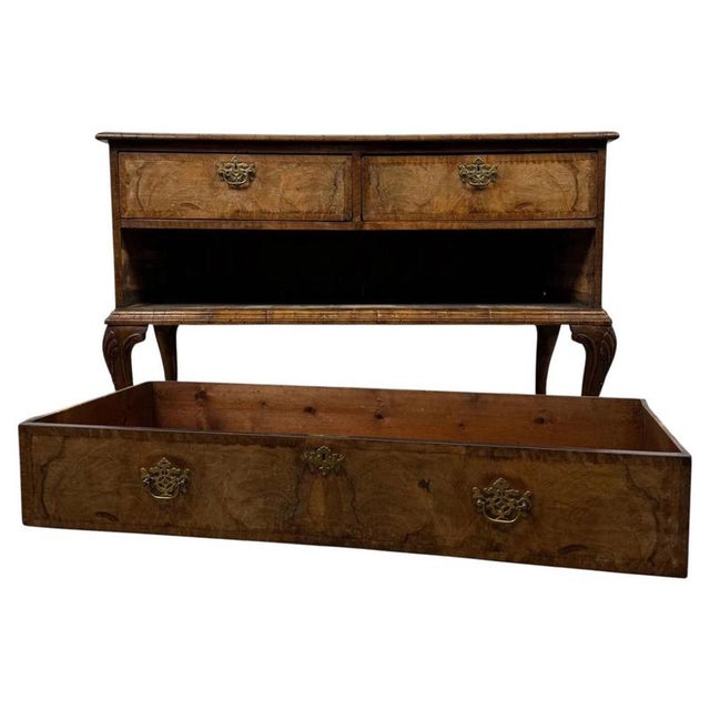 18th Century Queen Anne English Walnut Chest of Drawers For Sale - Image 3 of 12