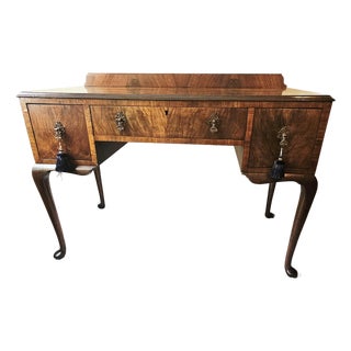 Classic Early 20th Century Queen Anne Style Writing Desk in Walnut Burlwood Veneer For Sale