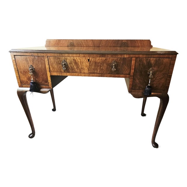 Classic Early 20th Century Queen Anne Style Writing Desk in Walnut Burlwood Veneer For Sale