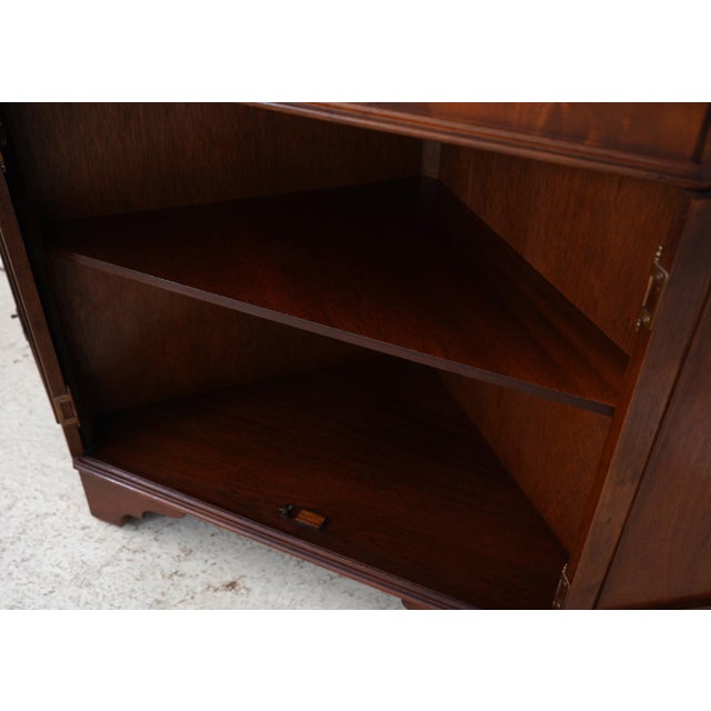 1960s English Made Mahogany Inlaid Corner Cabinet For Sale - Image 5 of 17
