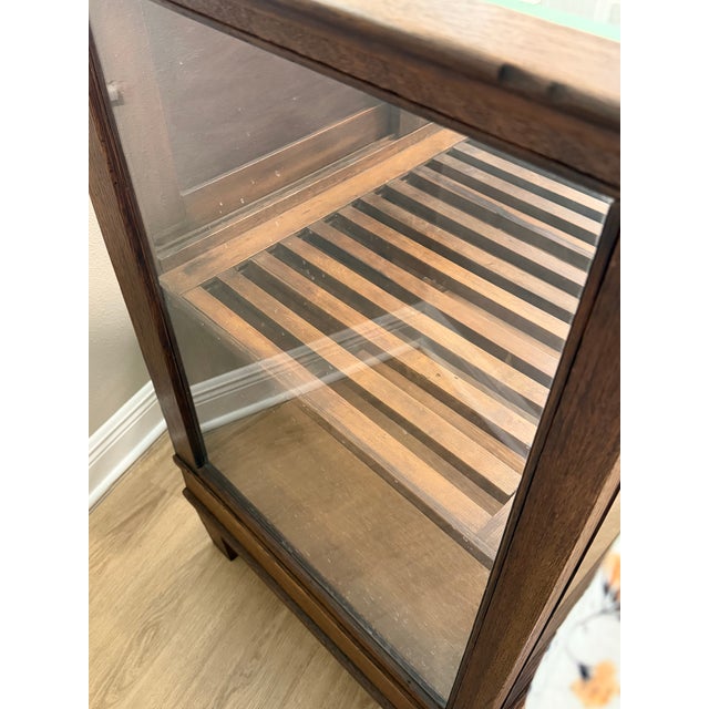Early 20th Century Antique Oak & Glass Mercantile Display Cabinet / Cigar Showcase For Sale In Orlando - Image 6 of 12