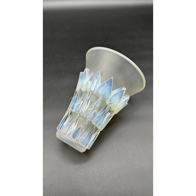 René Lalique Leaf Vase by René Lalique for Lalique, 1932 For Sale - Image 4 of 10