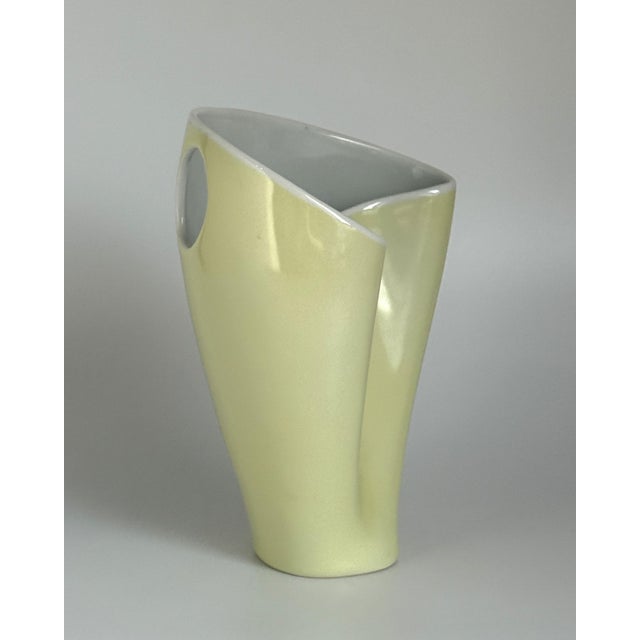 Rosenthal Asymmetrical Porcelain Vase by Beate Kuhn for Rosenthal, Germany, 1955 For Sale - Image 4 of 9