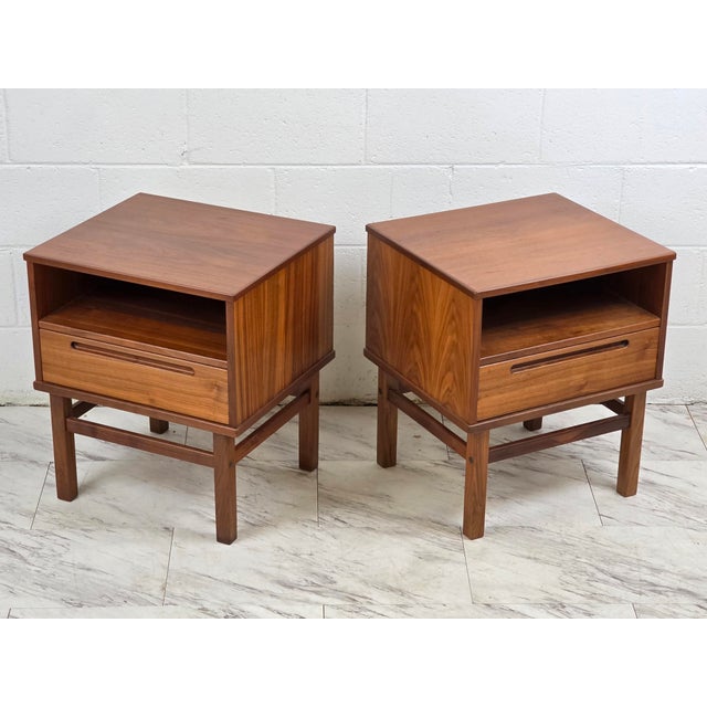 Mid-Century Modern Pair of Danight Teak Nightstands by Nils Jonsson for Torring Møbelfabrik For Sale - Image 3 of 6