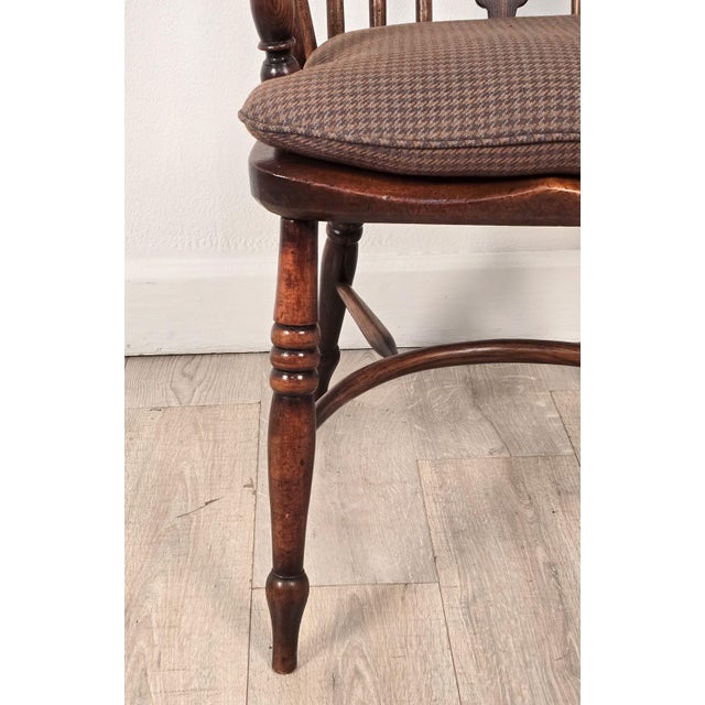 Set of Six Antique English Oak Windsor Armchairs, 19th Century For Sale - Image 10 of 11