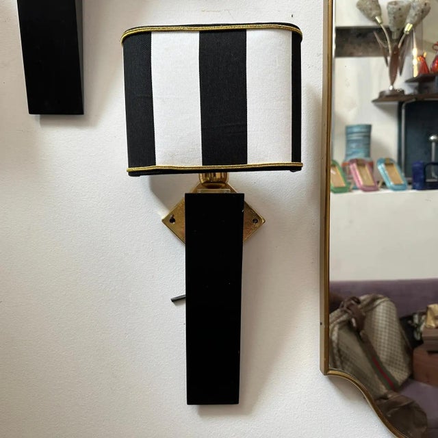 An Elegant 1980s Art Deco Style Black Painted Wood and Brass Italian Wall Sconce For Sale - Image 10 of 12