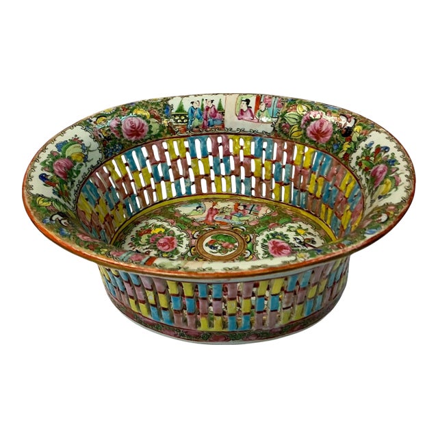 19th-C. Chinese Export Reticulated Rose Medallion Porcelain Pottery Nut Serving Bowl For Sale