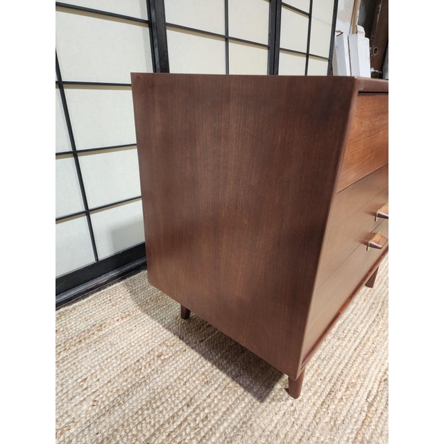 Brown Mid-Century Modern 3-Drawer Chest by Jens Risom For Sale - Image 8 of 9