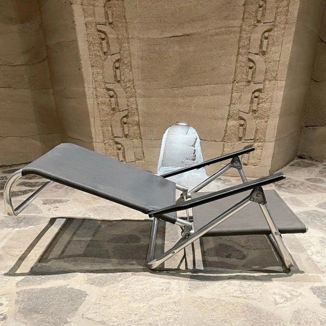 Mid-Century Modern Pair of Modern Folding Beach Lawn Chairs in Gray by Telescope Ny For Sale - Image 10 of 13