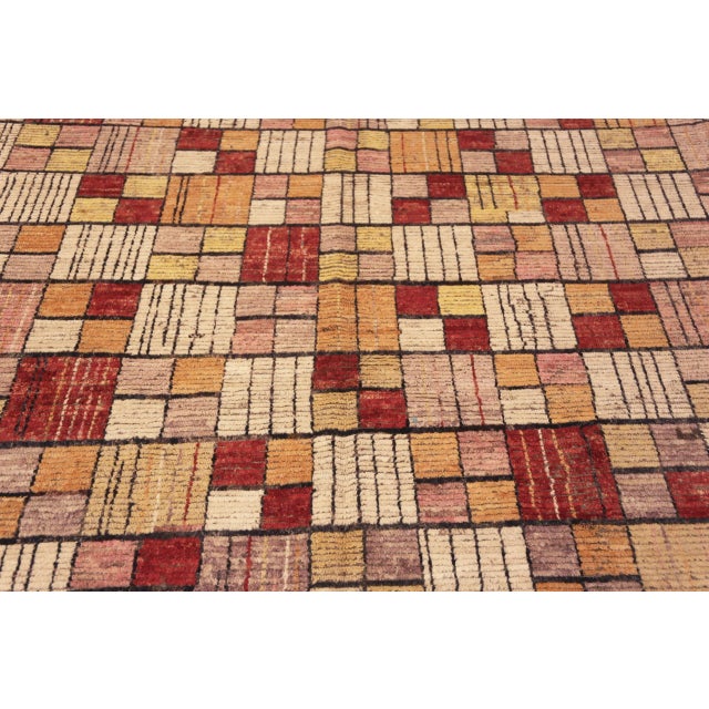 Nazmiyal Collection Large Modern Area Rug For Sale In New York - Image 6 of 7