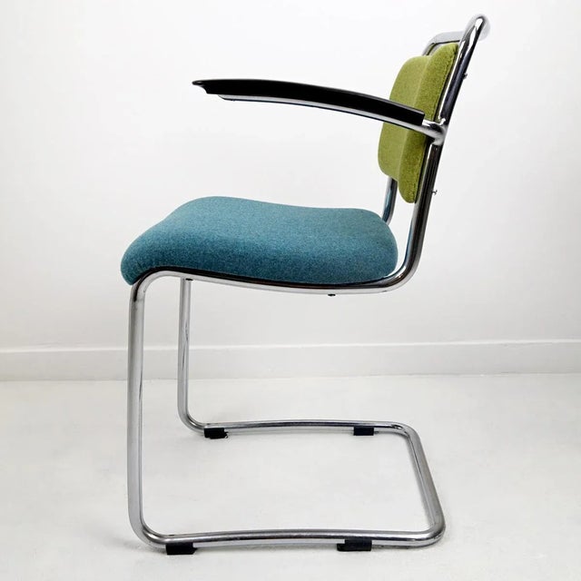 This Classic of Dutch design was designed in 1931 by W.H. Gispen and has ever since a much beloved chair due to its...