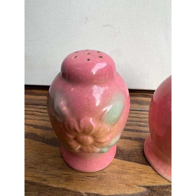 Hull-Sunglow Sunflower Salt and Pepper Shakers. 1950s sunflower pattern, Pink and Yellow Ceramic multicolor, original.