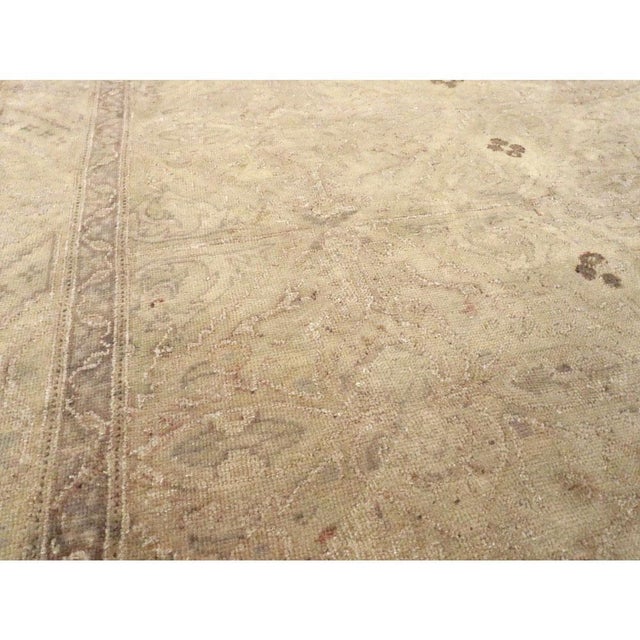 Galerie Shabab Collection Mid-20th Century Handmade Turkish Sivas Accent Rug in Cream and Mauve For Sale In New York - Image 6 of 10