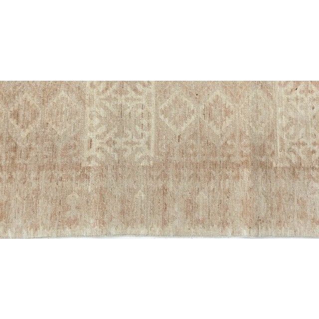 Modern Samarkand geometric handmade carpet by Doris Leslie Blau. Size: 9'2" x 12'3" (279 x 373 cm). Samarkand rugs have an...