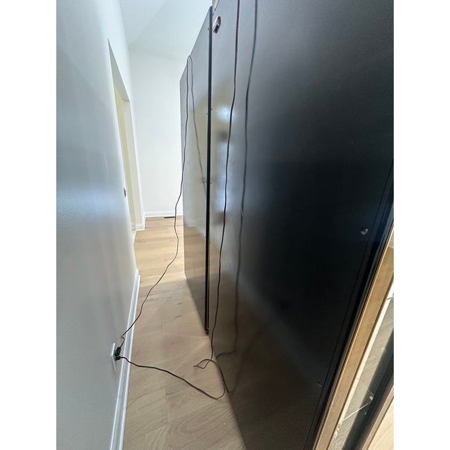 Glass Vintage Hollywood Regency Mastercraft Pair of Illuminated Brass Glass Curio Cabinet Showcases W/ Antiqued Mirror Back For Sale - Image 7 of 18