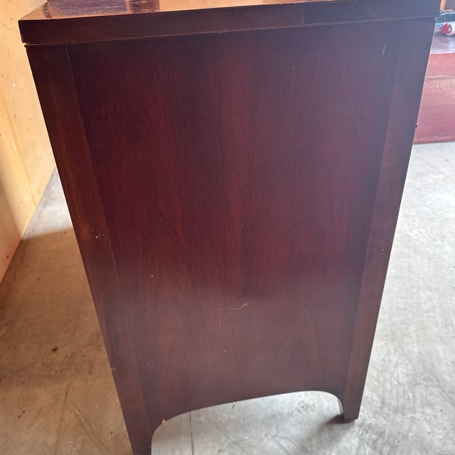 Beautiful vintage Drexel mahogany Mid 20th Century Federal Style 4-drawer dresser. It measures 42” wide x 33” tall x 19...