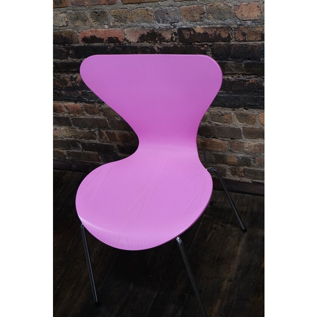 Fritz Hansen Pink Arne Jacobsen for Fritz Hansen Series 7 Chair For Sale - Image 4 of 8