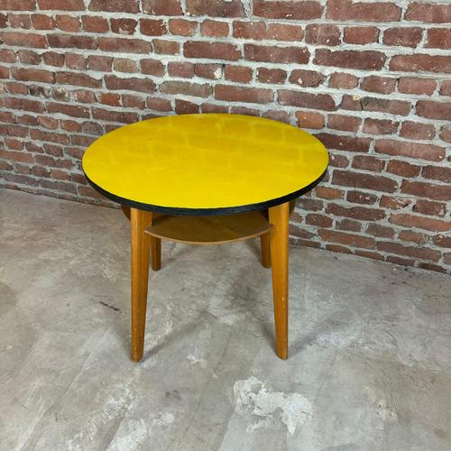 Vintage Enamelled Coffee Table with Shelf – Czechoslovak Design (1960s)