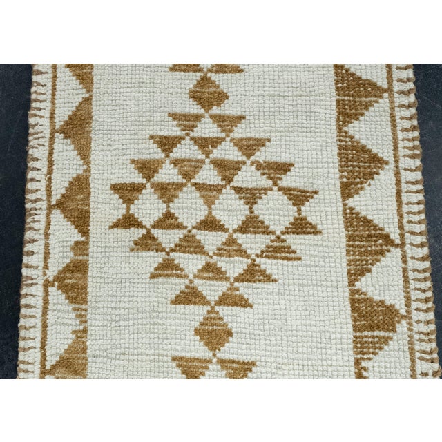 Turkish Vintage Anatolian Runner Rug 2'8" x 10'5" #17472 For Sale In Houston - Image 6 of 8