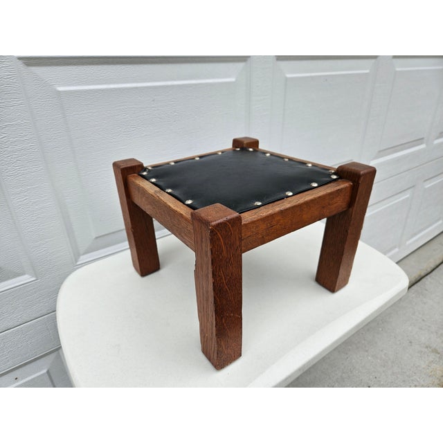 Stickley Square Mission Arts and Crafts Black Leather and Oak Footstool For Sale - Image 4 of 17