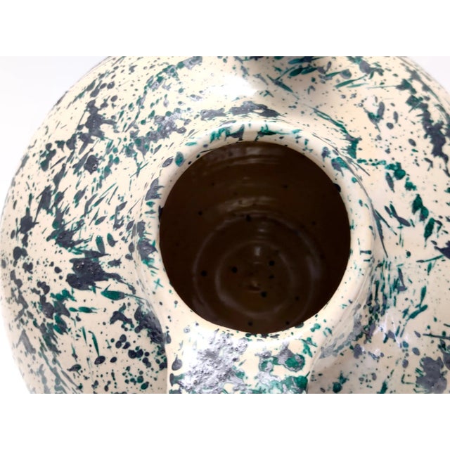 Ceramic Vintage Beige and Green Lacquered and Handpainted Terracotta Vase, Deruta, Italy, 1950s For Sale - Image 7 of 10