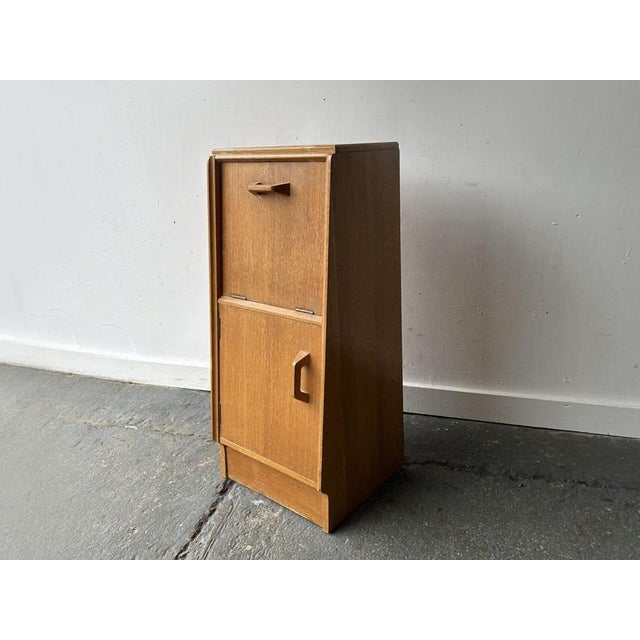 Mid-Century Oak Brandon Bedside Cabinet from G Plan / E Gomme, 1950s-1960s For Sale - Image 3 of 7