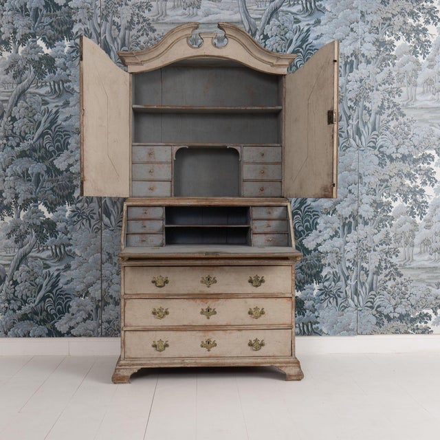 Gustavian (Swedish) 18th C. Swedish Gustavian Period Gray Painted Secretary With Library For Sale - Image 3 of 18