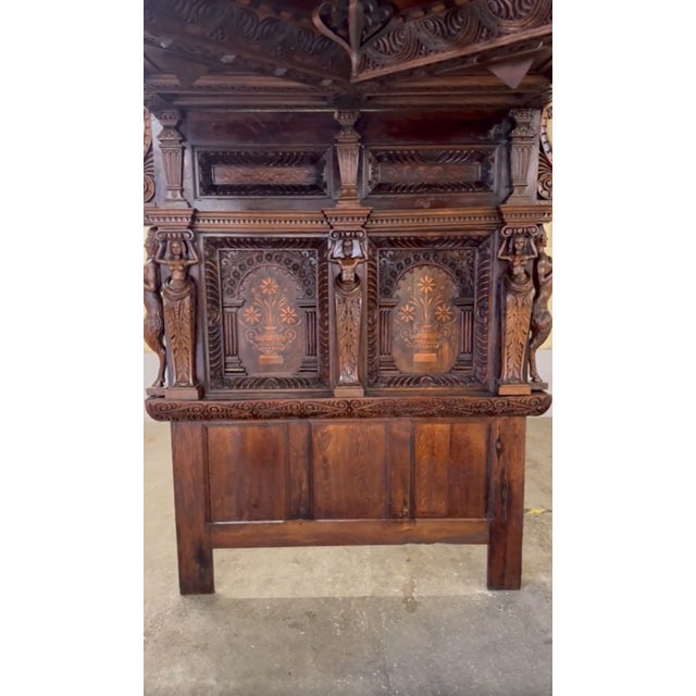 Important Antique c.1600 Charles I Documented English Oak Tester Bed – Museum Quality – Hand Carved – Rare Royal Presentation For Sale - Image 14 of 18