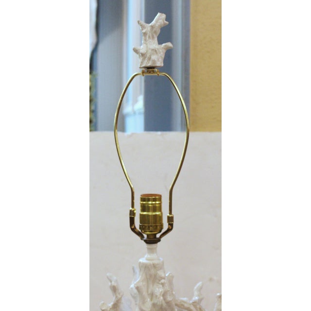 Mid-Century Modern Mid-20th Century Italian Ceramic Faux Bois Blanc De Chine Glazed Lamp For Sale - Image 3 of 9