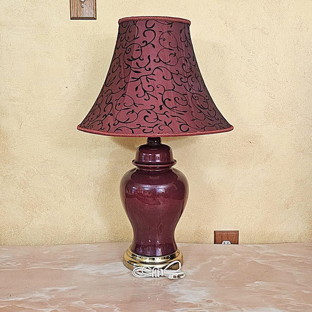 Vintage Chinese Flambe Porcelain Urn Lamp With Dale Tiffany Shade For Sale - Image 4 of 18