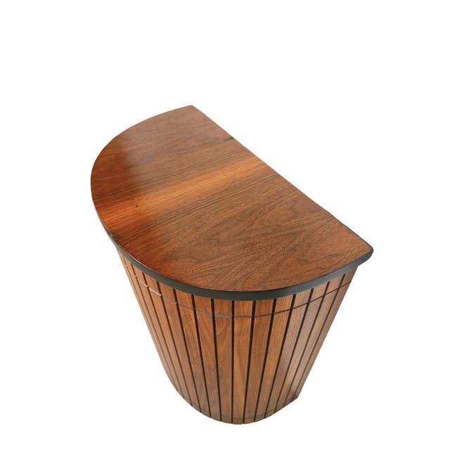 Brown Vintage Mid-Century Modern Slatted Wood Hamper, Slatted Laundry Basket For Sale - Image 8 of 14