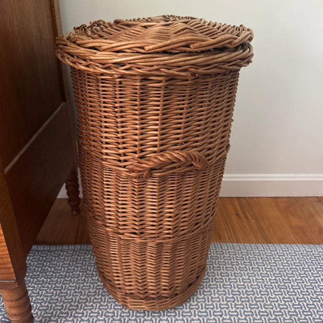 Tan 20th Century French Wicker Basket With Handles and Lid For Sale - Image 8 of 12