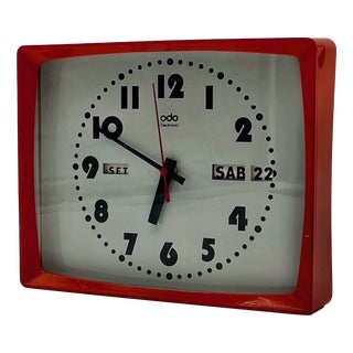 Space Age French Wall Clock with Automatic Calendar by Odo, 1970s For Sale
