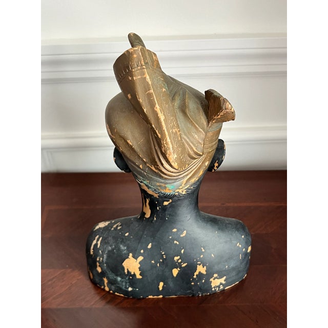 Early 20th Century Antique and Rare Indonesian Klungkung Warrior Bust – Balinese Carved Wood Statuette Figurine For Sale - Image 5 of 9