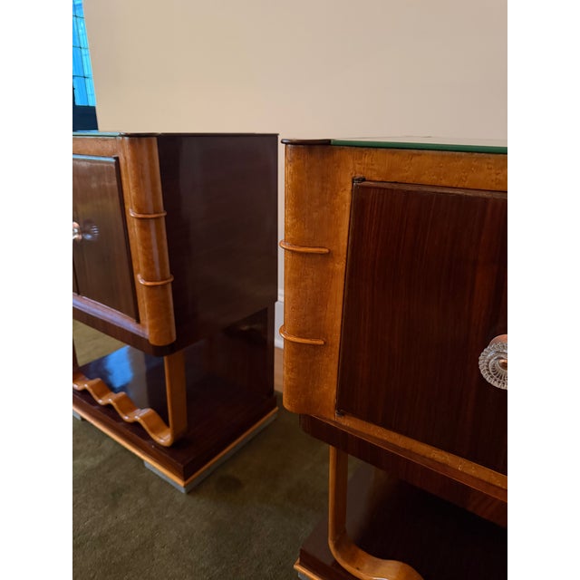 1990s Pair of Sculptural Art Deco Revival Burlwood Nightstands With Green Glass Tops For Sale In New York - Image 6 of 6