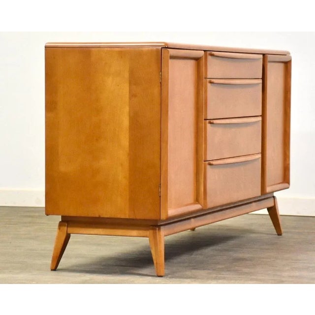 Mid-Century Modern Refinished Maple Credenza by Heywood Wakefield For Sale - Image 3 of 11
