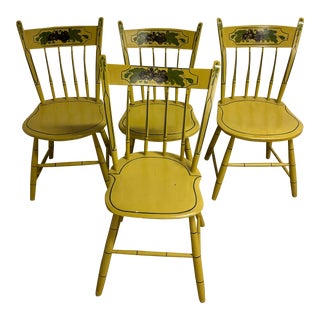 Early 19th Century Thumb-Back Windsor Chairs- Set of 4 For Sale