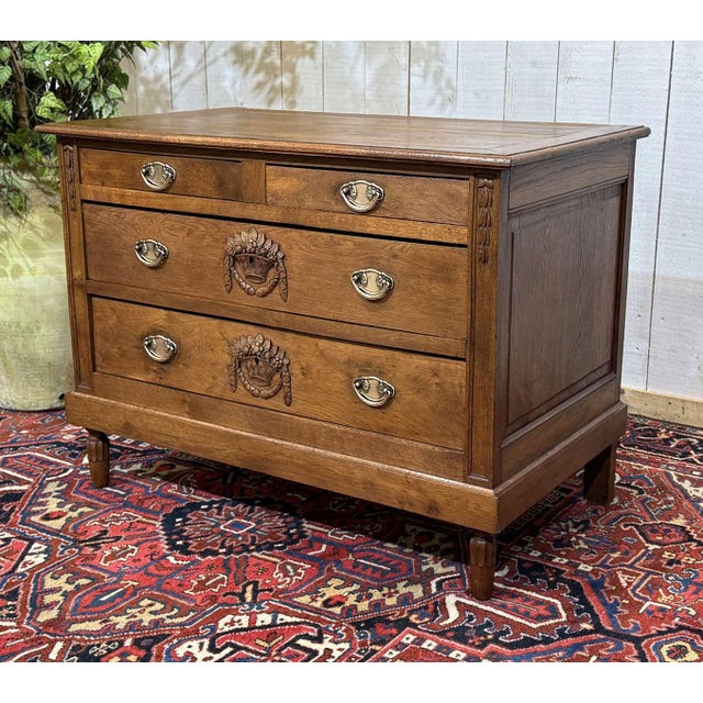 Chest of Drawers in Oak For Sale - Image 3 of 18