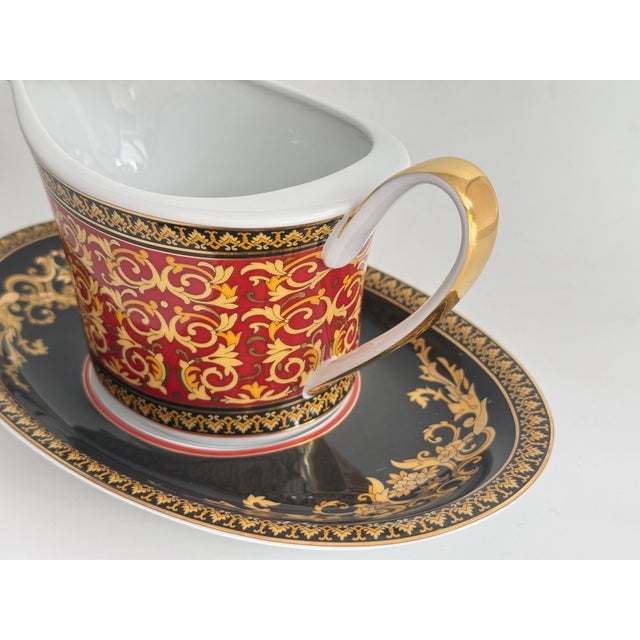 Gravy boat 0.55 L with saucer 25 x 15.5 cm Design: Medusa (old style) Many more items from this series in stock This piece...
