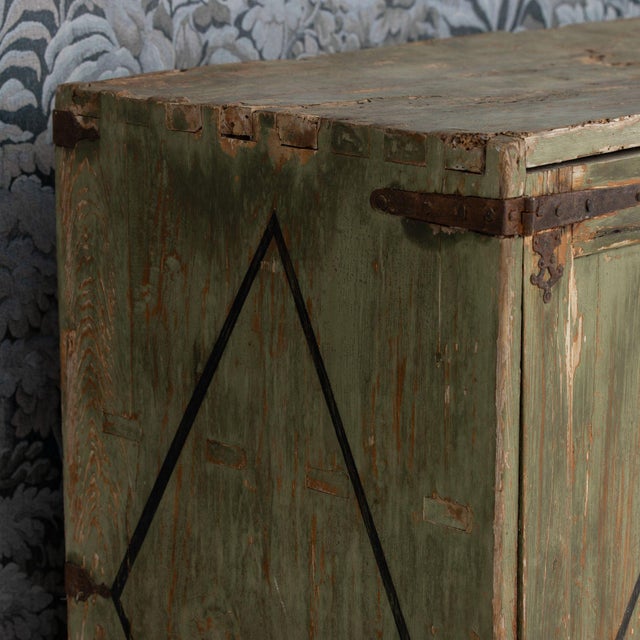 18th Century Italian Buffet With Iron Details in Original Green Paint For Sale - Image 4 of 18