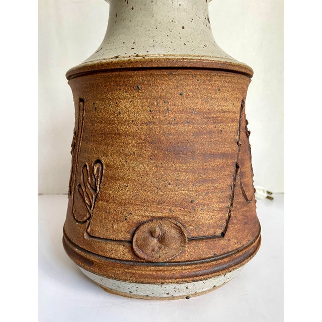 1970s Organic Modern Signed Studio Pottery Table Lamp For Sale In Los Angeles - Image 6 of 10
