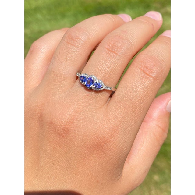 The Stomar: Three Stone Tanzanite and Diamond Ring in White Gold For Sale - Image 10 of 10