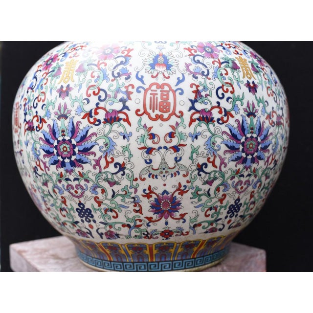 Ceramic Chinese Qianlong Bulbous Shangping Form Porcleain Vases, Set of 2 For Sale - Image 7 of 11