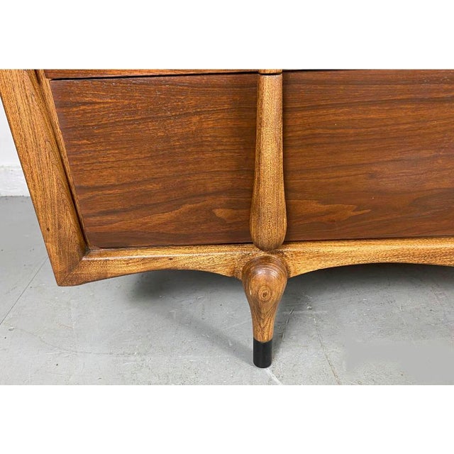 1950s Stunning Mid-Century Modern Walnut and Oak Dresser by Tri-Bond Furniture For Sale - Image 5 of 11