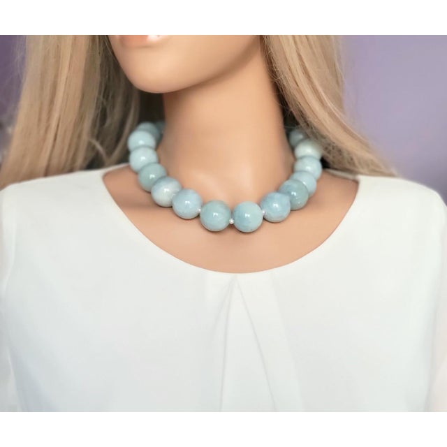 Massive Natural Aquamarine & Freshwater Pearl Necklace, 23–24 Mm Aquamarine Beads, Statement Gemstone Necklace For Sale In Cleveland - Image 6 of 7