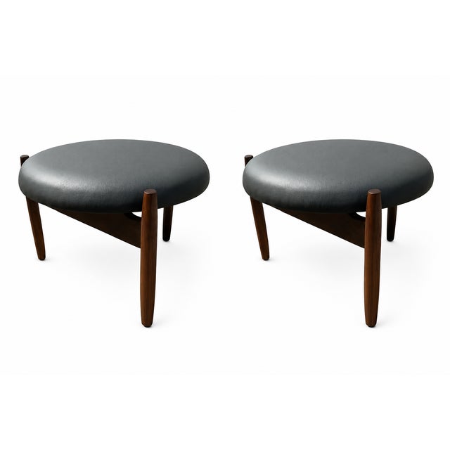 Mid-Century Modern Mid Century Style Round Walnut and Black Leather Ottomans For Sale - Image 3 of 4